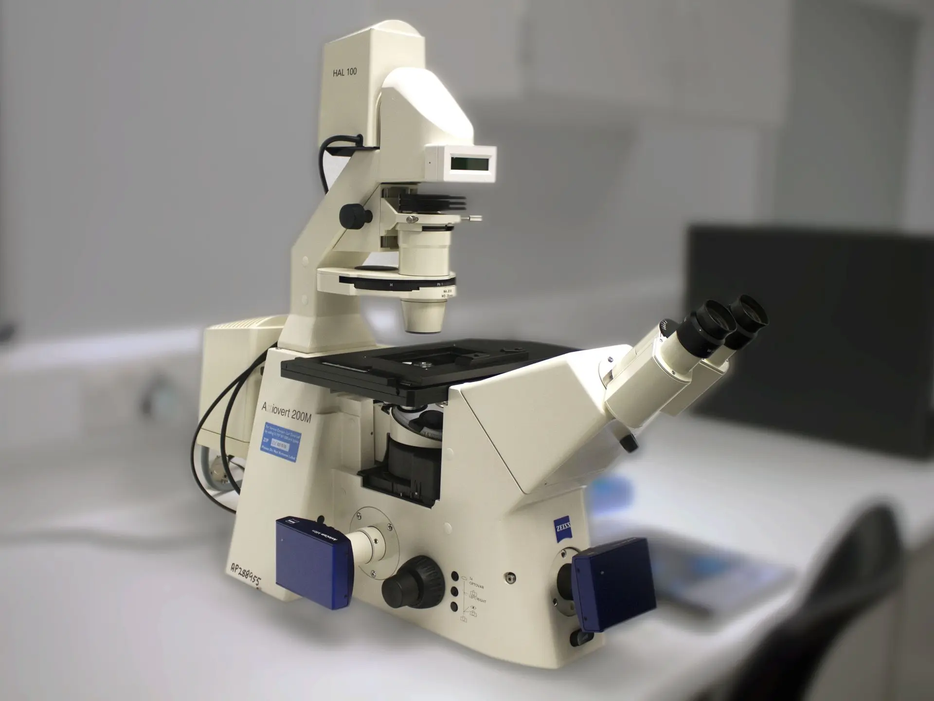 Zeiss Axiovert 200M optical fluorescence microscope